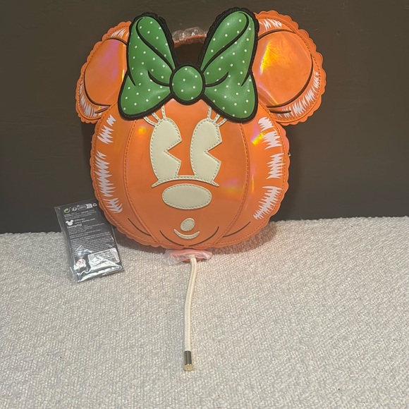Stitch Shoppe by Loungefly Minnie Mouse Pumpkin Balloon Crossbody Bag - Picture 3 of 9